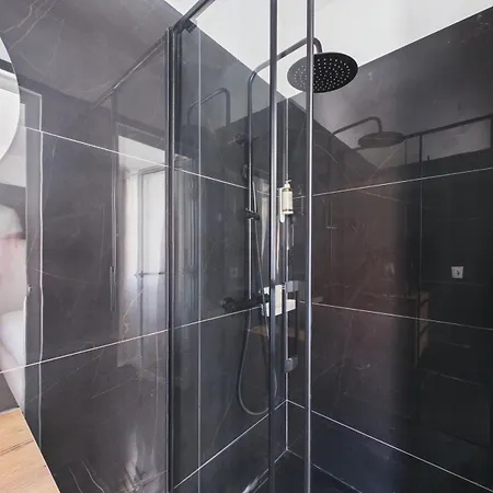 New 2br, 2 En-suites W/ A/c - Principe Real | By Airnest Лиссабон